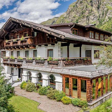 Hotel Landhaus Edelweiss St. Leonhard im Pitztal Exterior foto